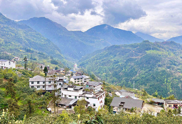 四川農(nóng)村飲水集中供水工程水質(zhì)混濁問(wèn)題用哪種凈水設(shè)備